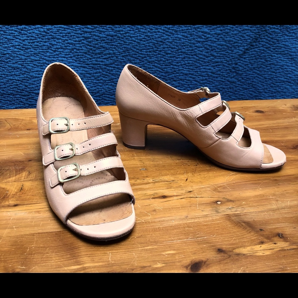 Chie Mihara peach heels, sz 38